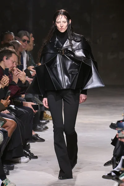 Look 4